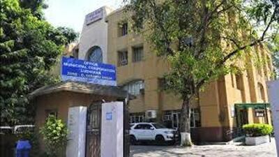 The agendas pertaining to installing and replacement of traffic lights, strengthening security at district court complex, deputy commissioner (DC) and police commissioner office and setting up of office to monitor the 24x7 water supply project, are likely to get a green signal during the meeting to be held by the Ludhiana MC. (HT FILE PHOTO) The agendas pertaining to installing and replacement of traffic lights, strengthening security at district court complex, deputy commissioner (DC) and police commissioner office and setting up of office to monitor the 24x7 water supply project, are likely to get a green signal during the meeting to be held by the Ludhiana MC. (HT FILE PHOTO)
