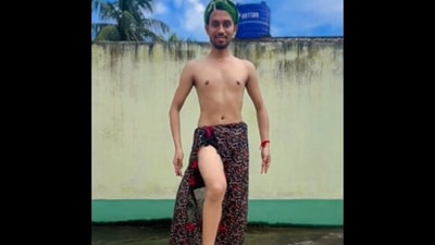 The image shows the man whose incredible belly dance has stunned people. (Screengrab)