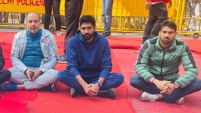 Boxer Vijender Singh at Delhi's Jantar Mantar. (Source: @boxervijender)