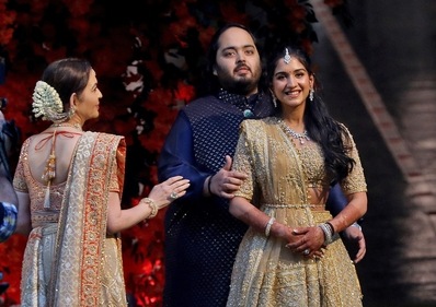 Radhika Merchant looks like a princess straight out of a fairytale in a golden embroidered lehenga. (HT Gallery)