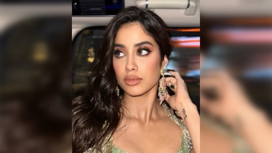 Janhvi Kapoor gets candid in the car and strikes some breathtaking poses for the camera. (Instagram/@janhvikapoor)