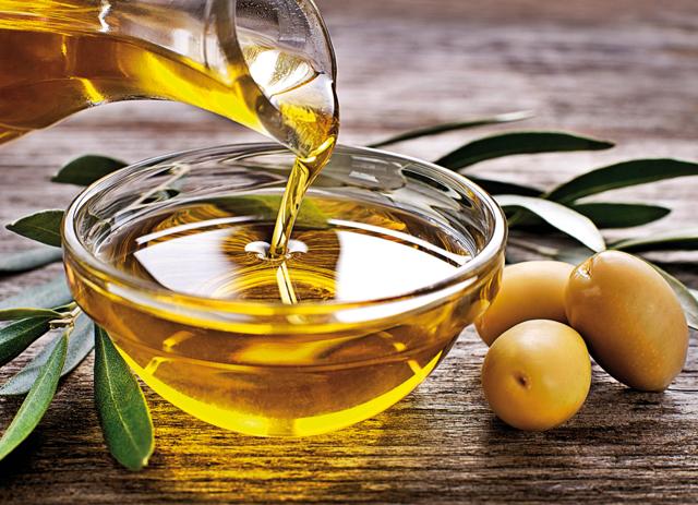 Even the Italians, who pretend to disdain butter and brag about their olive oil, are actually great dairy fat lovers Even the Italians, who pretend to disdain butter and brag about their olive oil, are actually great dairy fat lovers