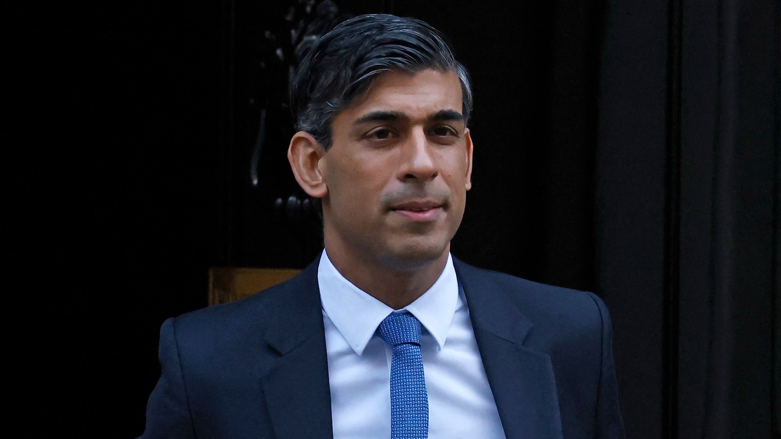 UK PM Rishi Sunak fined by police for failing to wear seat belt