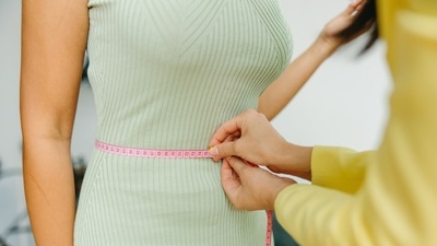 Here, supplements play their crucial roles in helping the body lose fat. By supporting your efforts, supplements can help you lose weight. That does not mean you should constantly consume junk food. You should eat well while taking supplements, of course. They encourage your efforts, enabling you to achieve better and more fruitful results. In an interview with HT Lifestyle, Namit Tyagi, Chief Product Officer at neuherbs and a Nutrition and Yoga Expert, revealed to Zarafshan Shiraz top 5 good supplements that can help you in your fat loss journey: (Photo by Yaroslav Shuraev on Pexels) Here, supplements play their crucial roles in helping the body lose fat. By supporting your efforts, supplements can help you lose weight. That does not mean you should constantly consume junk food. You should eat well while taking supplements, of course. They encourage your efforts, enabling you to achieve better and more fruitful results. In an interview with HT Lifestyle, Namit Tyagi, Chief Product Officer at neuherbs and a Nutrition and Yoga Expert, revealed to Zarafshan Shiraz top 5 good supplements that can help you in your fat loss journey: (Photo by Yaroslav Shuraev on Pexels)