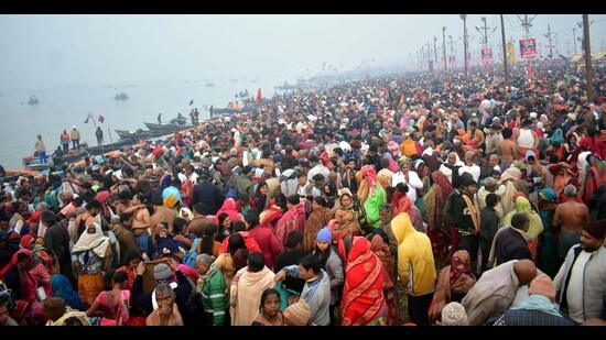 Devotees at Magh Mela in Pryagraj on Saturday. (HT photo)