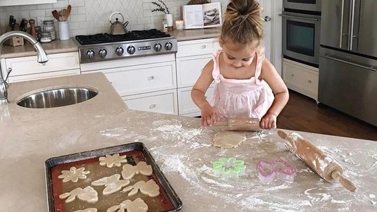 Foster a growth mindset: Teaching children that their abilities can be developed through hard work and effort promotes a growth mindset. This mindset is crucial for creativity as it encourages children to take risks, try new things, and learn from their mistakes.(Pinterest)
