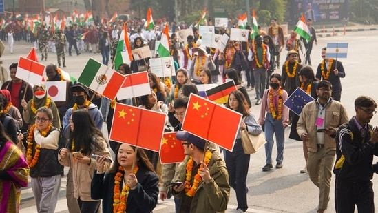 A number of school students, including international students from &nbsp;G20 countries, and teachers on Saturday, participated in the G-20 'World Peace March' from Gandhi Darshan near Rajghat to Chart Lal Goel Heritage Park at Red Fort. The event was organised by former Union minister and BJP leader Vijay Goel.&nbsp;(PTI)
