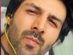 Kartik Aaryan recalled his experience when he visited Shah Rukh Khan and Salman Khan's homes. Kartik Aaryan recalled his experience when he visited Shah Rukh Khan and Salman Khan's homes.