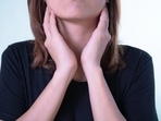 “Tonsillitis, or the swelling of the lymph nodes at the back of the throat, is a contagious medical condition that can be caused due to the common cold,” says Dr. Dimple Jangda, Ayurvedic Practitioner, Gut Health Coach and Founder of Prana Healthcare Centre. She shared four effective Ayurvedic remedies for tonsils in her recent Instagram post.(Pexels)