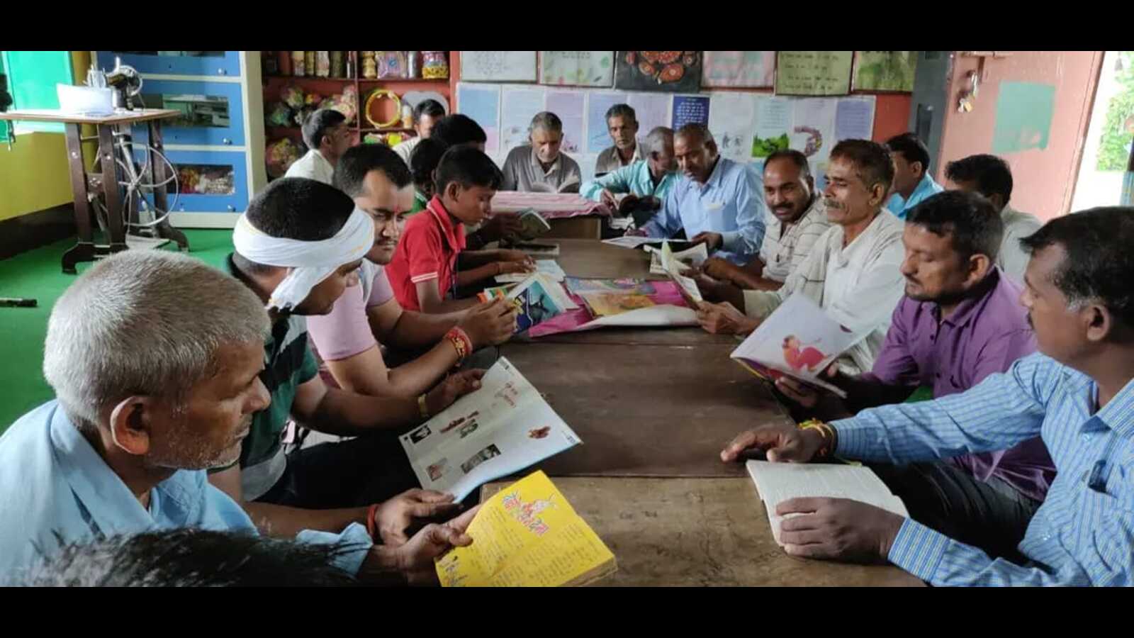 Head teacher sets up library at govt primary school in U.P.’s Gorakhpur