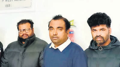 (From left) Sameer Sawant, Ganesh Chukkal and Vinod Mirgal. (HT Photo) (From left) Sameer Sawant, Ganesh Chukkal and Vinod Mirgal. (HT Photo)