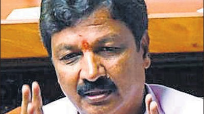 BJP MLA Ramesh Jarkiholi stirred a political controversy after he said he will “give ₹6,000 to each voter” before assembly elections (ANI) BJP MLA Ramesh Jarkiholi stirred a political controversy after he said he will “give ₹6,000 to each voter” before assembly elections (ANI)