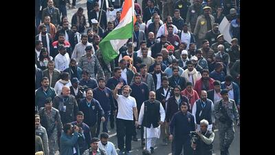 Congress leader Rahul Gandhi with his supporters during Bharat Jodo Yatra in Samba district of Jammu and Kashmir on Sunday. (Waseem Andrabi/HT)