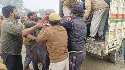 The rescued Gangetic dolphin being taken away for release in Pratapgarh on Sunday. (HT PHOTO) The rescued Gangetic dolphin being taken away for release in Pratapgarh on Sunday. (HT PHOTO)