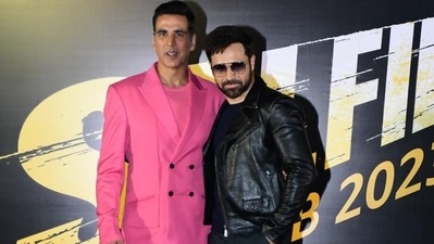 Emraan Hashmi said that Akshay Kumar was the first person who called him after his son Ayaan was diagnosed with cancer.