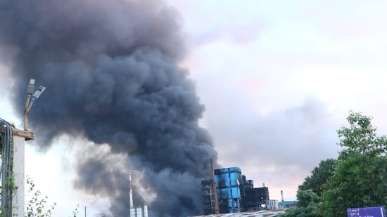 Fire breaks out in Mumbai suburban market, no injuries reported(Representational image) Fire breaks out in Mumbai suburban market, no injuries reported(Representational image)