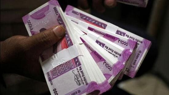 Lavare demanded a bribe of Rs10,000 which was later settled for <span class='webrupee'>₹</span>6,000. The complainant then approached the ACB and a trap was laid. (REPRESENTATIVE PHOTO)