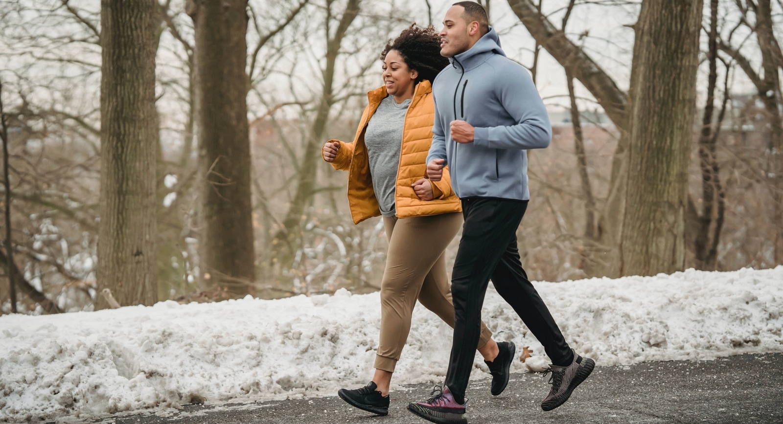 Staying Active Through the Winter with the Right Sport Clothes