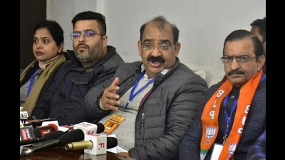 BJP Punjab president Ashwani Sharma (second from right) and others addressing a press conference after BJP State Executive meeting in Amritsar on Monday. (Photo by Sameer Sehgal /Hindustan Times) (HT photo) BJP Punjab president Ashwani Sharma (second from right) and others addressing a press conference after BJP State Executive meeting in Amritsar on Monday. (Photo by Sameer Sehgal /Hindustan Times) (HT photo)