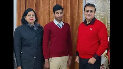 Deepak, student of GSSS, Jawahar Nagar, Ludhiana, has been selected for Pariksha Pe Charcha. (HT Photo) Deepak, student of GSSS, Jawahar Nagar, Ludhiana, has been selected for Pariksha Pe Charcha. (HT Photo)