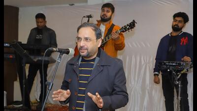 Dr Rishi Sethi performing during the Global Lucknow’s Heart to Happiness event held at Lucknow Golf Club, Dr Rishi Sethi performing during the Global Lucknow’s Heart to Happiness event held at Lucknow Golf Club,