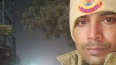 Head constable Rinku was stabbed twice in Delhi’s Qutub Vihar area (Delhi Police) Head constable Rinku was stabbed twice in Delhi’s Qutub Vihar area (Delhi Police)