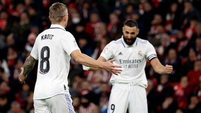 Real Madrid's Toni Kroos celebrates scoring their second goal with Karim Benzema (REUTERS)