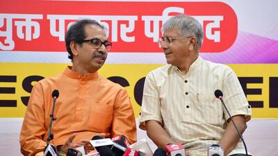 Shiv Sena (UBT) chief Uddhav Thackeray and Vanchit Bahujan Aaghadi (VBA) leader Prakash Ambedkar. (HT PHOTO) Shiv Sena (UBT) chief Uddhav Thackeray and Vanchit Bahujan Aaghadi (VBA) leader Prakash Ambedkar. (HT PHOTO)