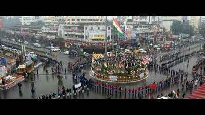 Students forming a human chain at Subhash crossing in Prayagraj on Monday. (HT PHOTO) Students forming a human chain at Subhash crossing in Prayagraj on Monday. (HT PHOTO)