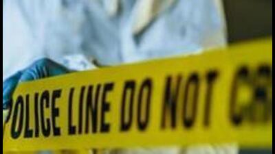 The Yadagirigutta police said it found the abandoned children – a 10-year-old boy, along with his eight-year-old sister and five-year-old brother, in a pathetic condition in front of the Vaikuntha Dwaram (temple arch) and later at the bus stand in biting cold. (HT Archives) The Yadagirigutta police said it found the abandoned children – a 10-year-old boy, along with his eight-year-old sister and five-year-old brother, in a pathetic condition in front of the Vaikuntha Dwaram (temple arch) and later at the bus stand in biting cold. (HT Archives)