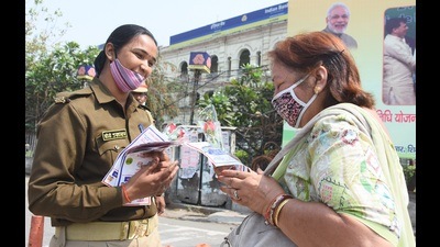 Two-three cops will be deployed at each of these kiosks to assist people (For representation) Two-three cops will be deployed at each of these kiosks to assist people (For representation)