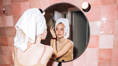 Hydration and moisture are two important concepts that are often used in different contexts. (pexels)