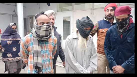 A Mandiala village resident along with his two sons and a daughter have been arrested for allegedly assaulting the cop, incharge of police post Kot of Khanna on Monday. (HT Photo)