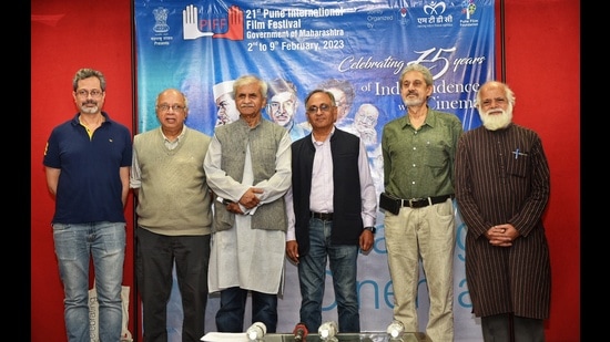 Dr Jabbar Patel, the festival director and president of the Pune Film Foundation announced the shortlisted films on Monday (HT PHOTO)