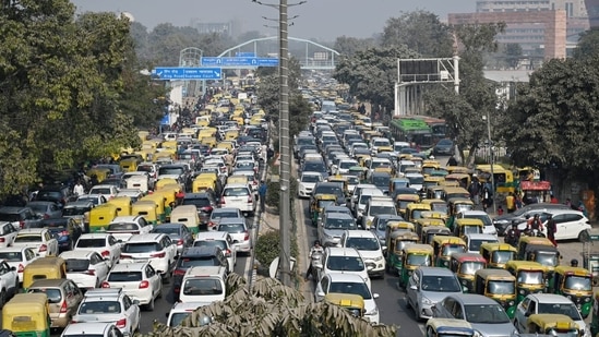 The Delhi Police informed that they received several calls from commuters reporting traffic woes.&nbsp;(HT Photo/Sanchit Khanna)