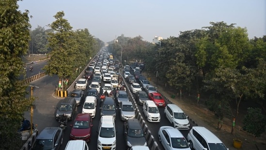 The Delhi Traffic Police had issued an advisory on the arrangements and restrictions for the smooth conduct of Monday's full dress rehearsal for the Republic Day parade. (HT Photo/Sanchit Khanna)