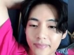 BTS: V spoke about himself, Jin and Jungkook during his Weverse live session. BTS: V spoke about himself, Jin and Jungkook during his Weverse live session.