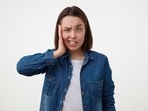 People who clench or grind their teeth while sleeping could be doing that due to certain sleep disorders such as snoring and pauses in breathing.(Freepik) People who clench or grind their teeth while sleeping could be doing that due to certain sleep disorders such as snoring and pauses in breathing.(Freepik)