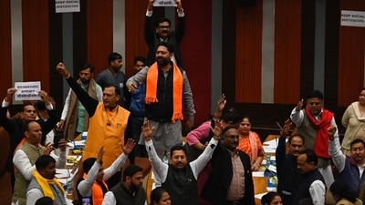 Delhi mayoral polls:  House descends into chaos. (Raj K Raj/ HT Photo)