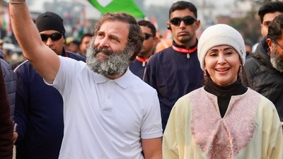 Congress leader Rahul Gandhi with Bollywood actor Urmila Matondkar during the party's 'Bharat Jodo Yatra', in Jammu district, Tuesday, (PTI) Congress leader Rahul Gandhi with Bollywood actor Urmila Matondkar during the party's 'Bharat Jodo Yatra', in Jammu district, Tuesday, (PTI)