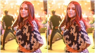 Assisted by makeup artist Vibha Gusain, Neha decked up in smokey eyeshadow, black eyeliner, black kohl, mascara-laden eyelashes, drawn eyebrows, contoured cheeks and a shade of nude lipstick. (Instagram/@nehadhupia) Assisted by makeup artist Vibha Gusain, Neha decked up in smokey eyeshadow, black eyeliner, black kohl, mascara-laden eyelashes, drawn eyebrows, contoured cheeks and a shade of nude lipstick. (Instagram/@nehadhupia)