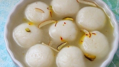 Tips and tricks to make soft rasgullas at home; check out step-by-step recipe (Pinterest) Tips and tricks to make soft rasgullas at home; check out step-by-step recipe (Pinterest)