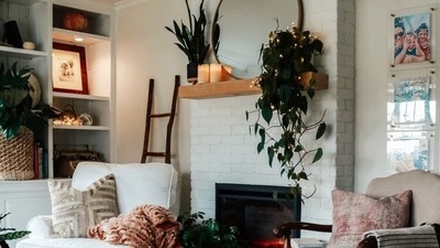 Add personal touches to your decor: Personal touches such as family photos and personal mementos can make a space feel more welcoming and cosy. These items can also be used to add a sense of individuality to a room. (Pinterest) Add personal touches to your decor: Personal touches such as family photos and personal mementos can make a space feel more welcoming and cosy. These items can also be used to add a sense of individuality to a room. (Pinterest)