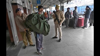 Government Railway police personnel beefed-up security measures at Ludhiana Railway Station ahead of Republic Day in Ludhiana on Wednesday. (Photo by Gurpreet Singh/Hindustan Times) (HT Photo) Government Railway police personnel beefed-up security measures at Ludhiana Railway Station ahead of Republic Day in Ludhiana on Wednesday. (Photo by Gurpreet Singh/Hindustan Times) (HT Photo)