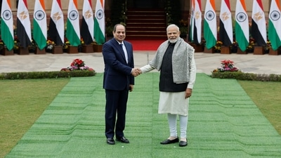 Egyptian President Abdel Fattah El Sisi shakes hands with Prime Minister Narendra Modi before their meeting at the Hyderabad House in New Delhi (Reuters)