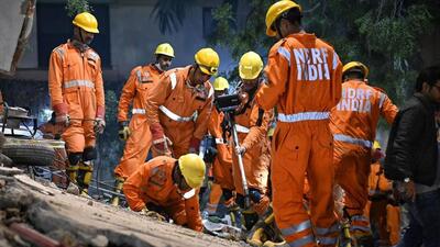 Rescue operation underway at the site of the Lucknow building collapse. (DEEPAK GUPTA/HT PHOTO) Rescue operation underway at the site of the Lucknow building collapse. (DEEPAK GUPTA/HT PHOTO)