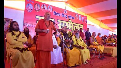 Sant Sammelan underway at VHP’s camp in Magh Mela-2023 on Wednesday. (HT Photo) Sant Sammelan underway at VHP’s camp in Magh Mela-2023 on Wednesday. (HT Photo)