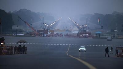 Shallow fog was reported in Delhi on Wednesday, with clouds forming a layer of mist, and visibility oscillating between 800 and 1,500 metres through the day. (Raj K Raj/HT photo) Shallow fog was reported in Delhi on Wednesday, with clouds forming a layer of mist, and visibility oscillating between 800 and 1,500 metres through the day. (Raj K Raj/HT photo)