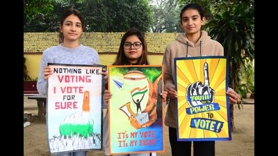 Students of Government College for Girls on the occasion of National Voters Day in Ludhiana on Wednesday. (Harvinder Singh/HT) Students of Government College for Girls on the occasion of National Voters Day in Ludhiana on Wednesday. (Harvinder Singh/HT)
