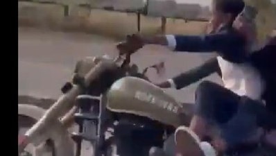 Over speeding biker crashes on road in Karnataka, top cop reacts. Video Over speeding biker crashes on road in Karnataka, top cop reacts. Video